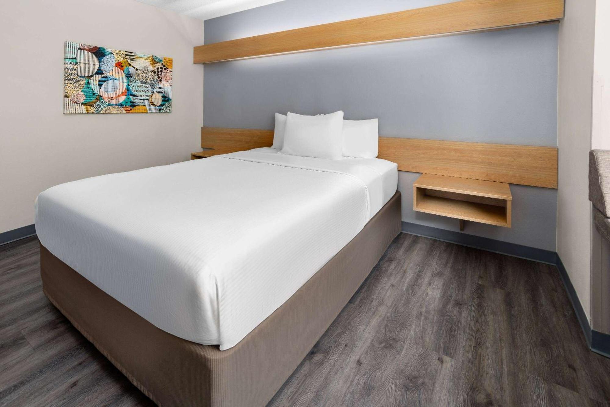 Microtel Inn By Wyndham Raleigh-Durham Airport Morrisville Exterior photo