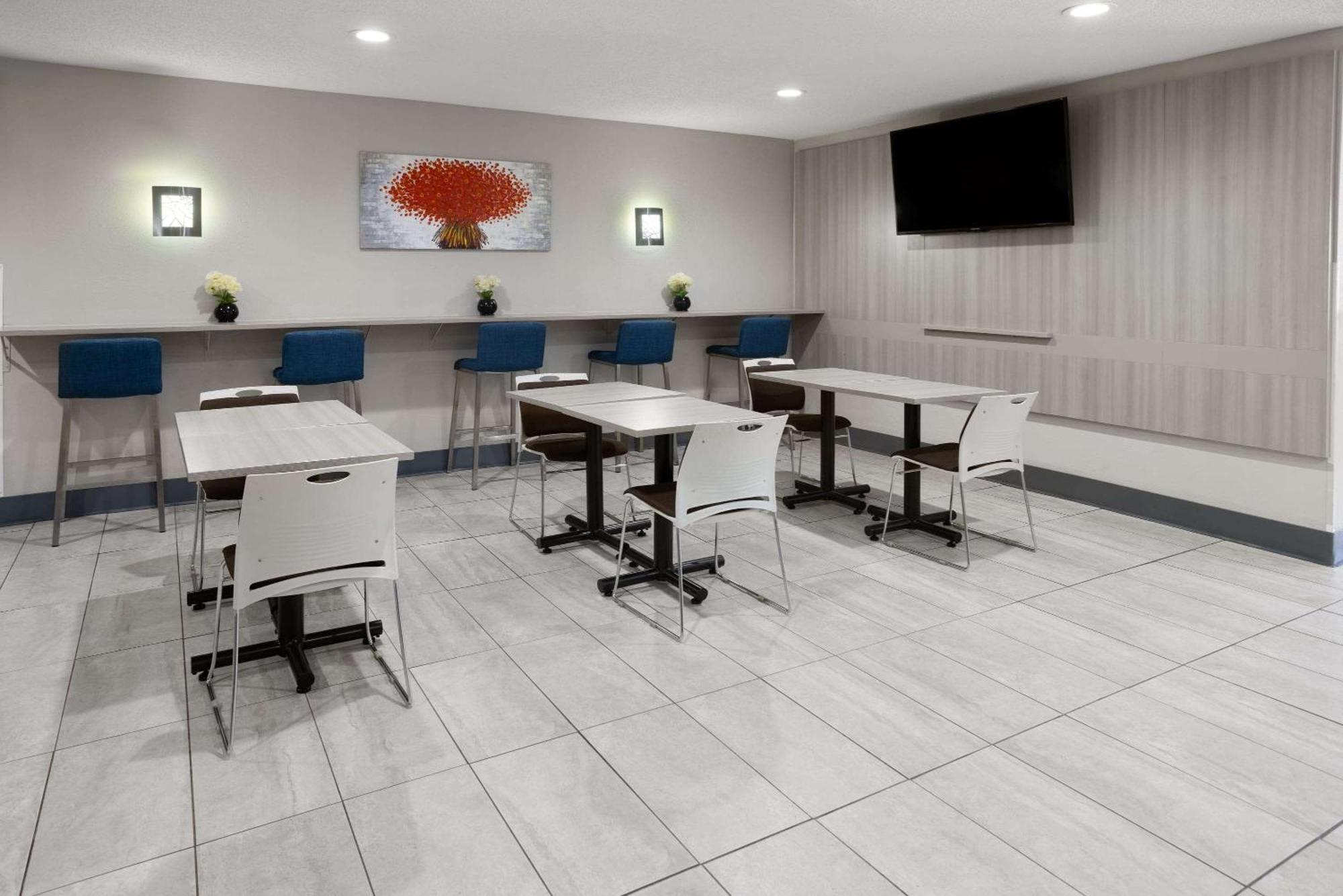 Microtel Inn By Wyndham Raleigh-Durham Airport Morrisville Exterior photo